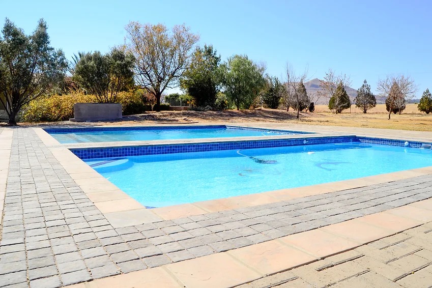 Swimming pools for day visits at Bodulo Lodge Thaba Nchu